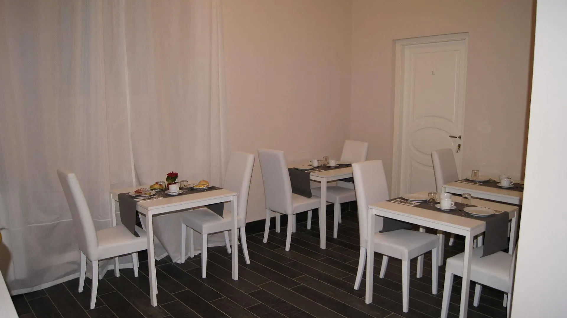 Arch Rome Suites 3*,
