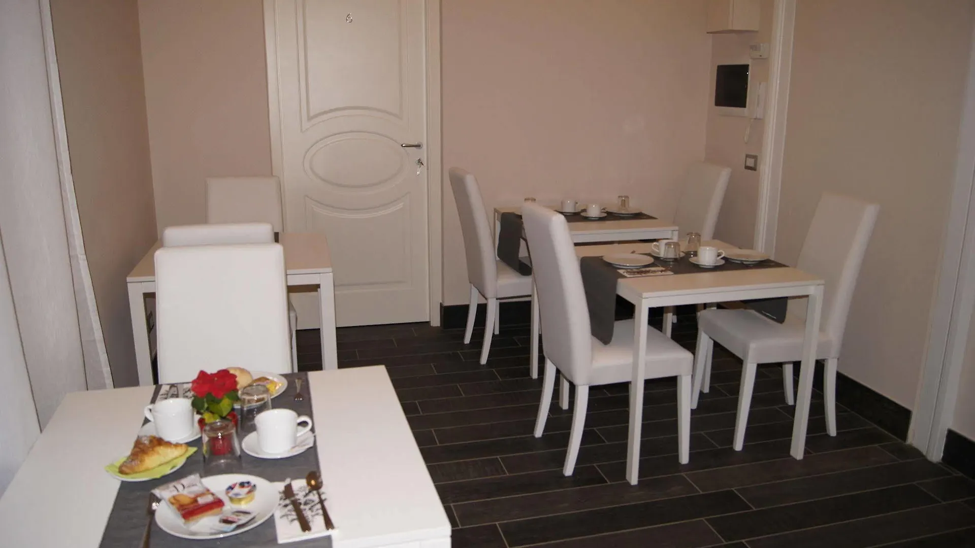 Arch Rome Suites 3*,  Italien